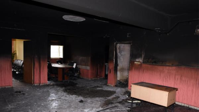 PKK'lılar Van'da okul yaktı! Eğitime 4 gün ara verildi PKK'lılar Van'da okul yaktı! Eğitime 4 gün ara verildi