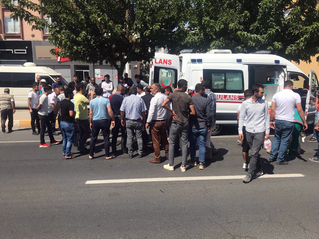 Ölen babasının cesedini morgdan çıkarıp acile getirdi