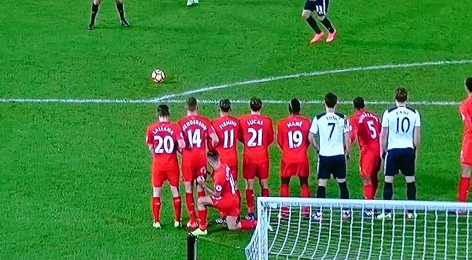 Coutinho'nun çömelme taktiği sosyal medyayı salladı Coutinho'nun çömelme taktiği sosyal medyayı salladı