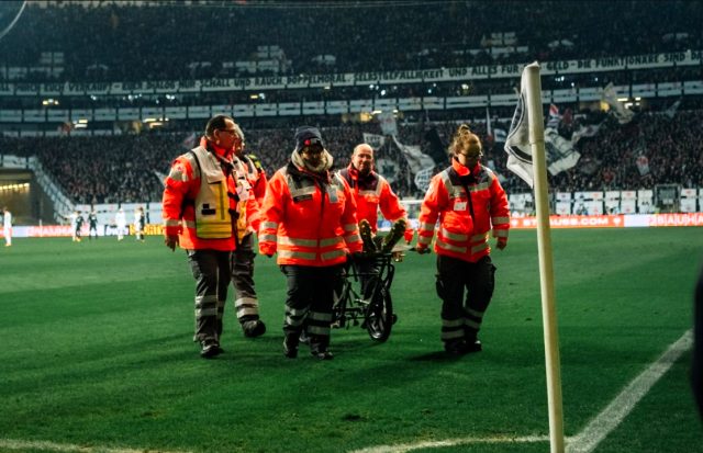 Ömer Toprak, Frankfurt maçında sakatlandı! Fibula kemiği kırıldı
