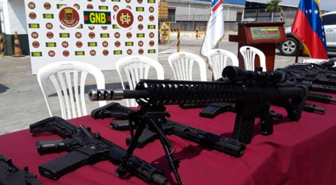 Venezuela'da ABD silahları ele geçirildi Venezuela'da ABD silahları ele geçirildi