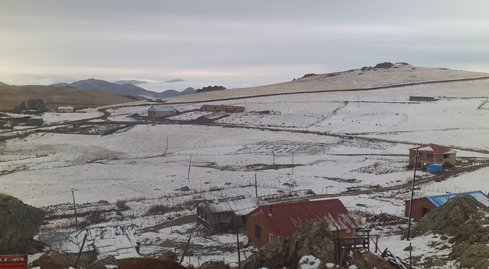 Ordu'da mevsimin ilk karı yaylaları beyaza bürüdü
