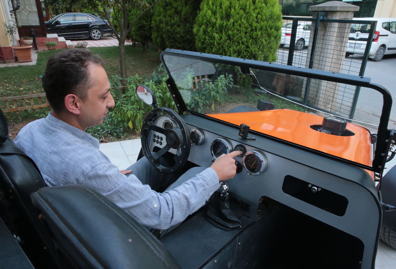 Kocaeli'de bir kişi otomobil üretti