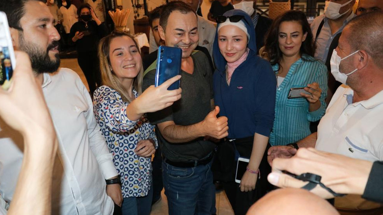 Serdar Ortaç Beşiktaş'tan özür diledi