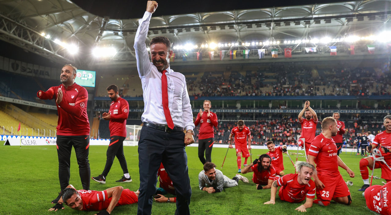 Ampute Futbol Milli Takımı Dünya Kupası'na 3-0'lık Fransa galibiyetiyle başladı Ampute Futbol Milli Takımı Dünya Kupası'na 3-0'lık Fransa galibiyetiyle başladı