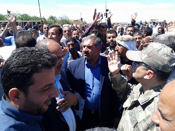 Osman Baydemir'den 'sayaç karşıtı' çiftçilere destek