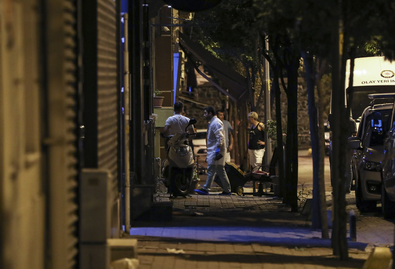 Otelde yüksekten düşen yabancı uyruklu kadın öldü