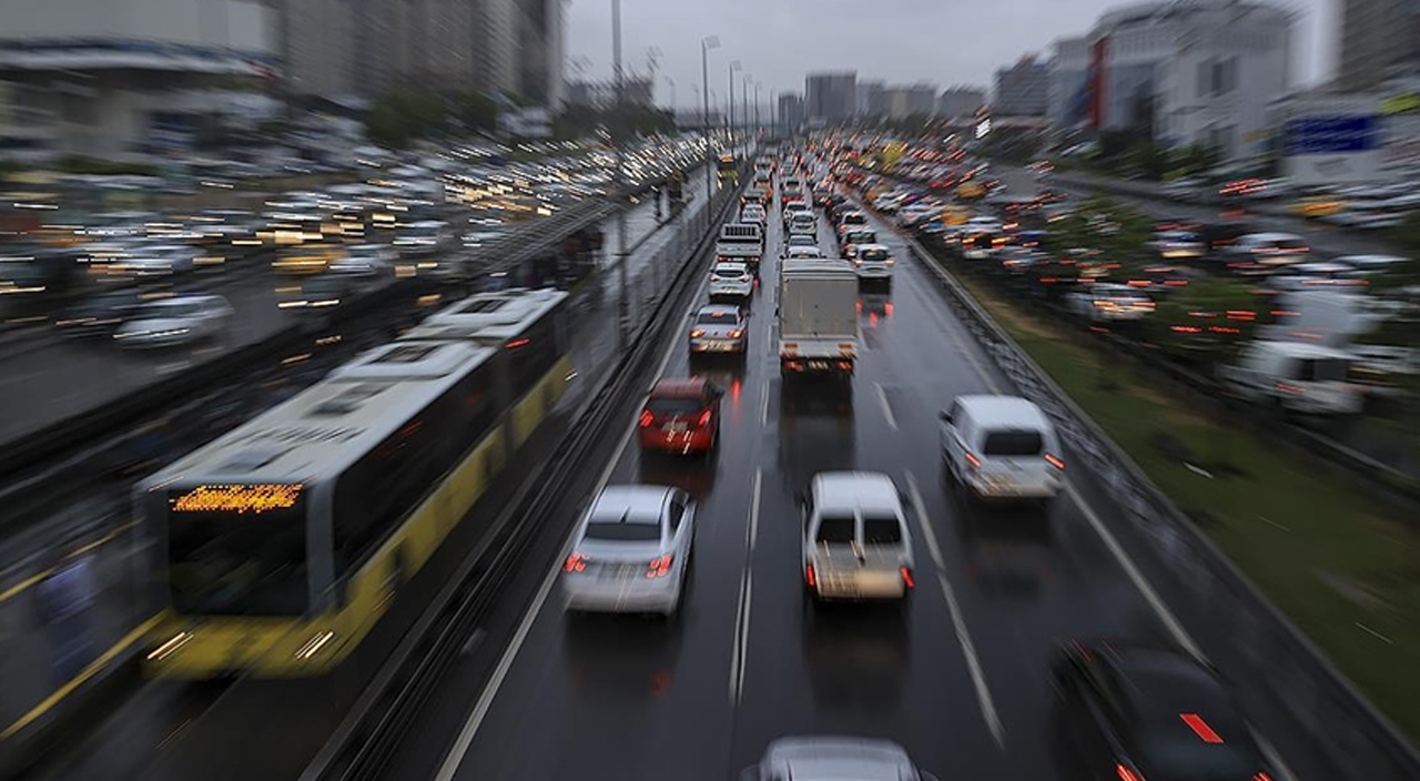 Otomobil fiyatları arttı, motosiklet satışları patladı