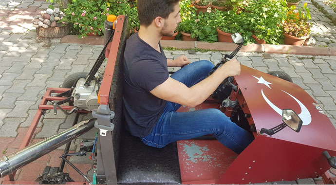 Lise öğrencisi kendi otomobilini üretti