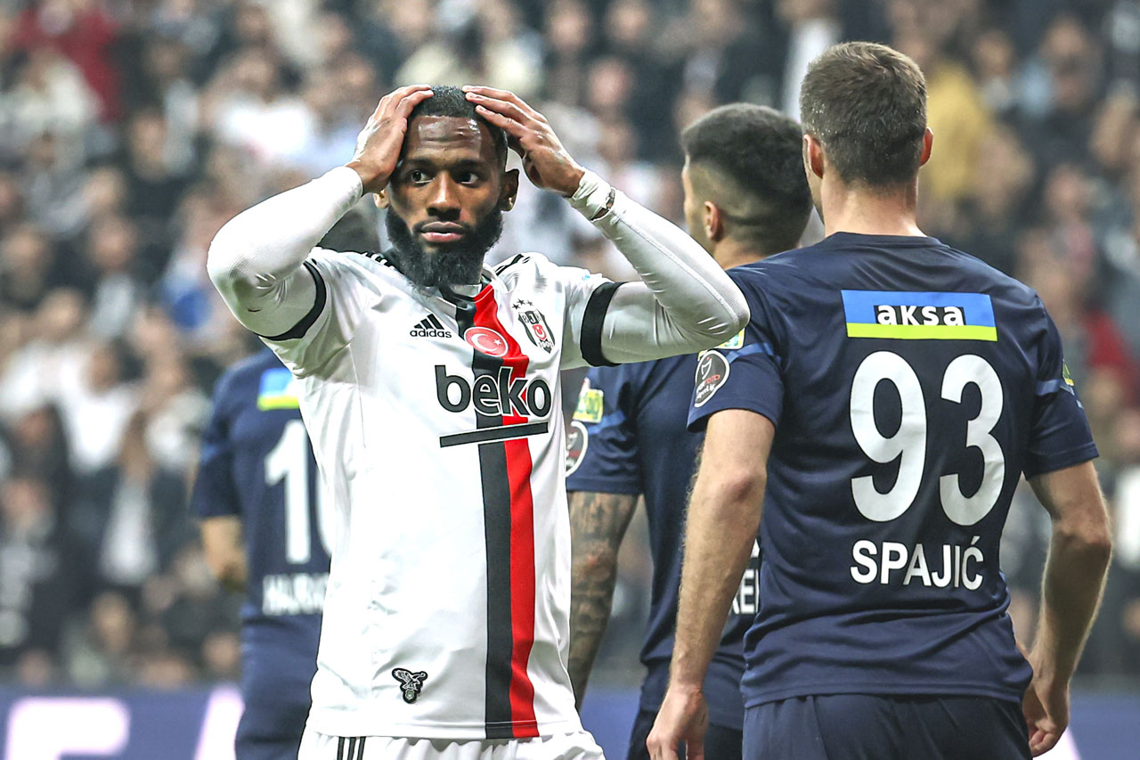 Beşiktaş'ta yenilgi sonrası soyunma odasında isyan