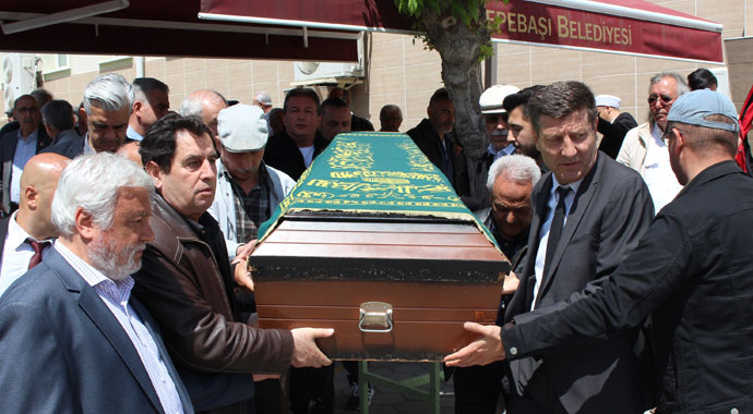 Emektar sanatçıya yürek burkan veda