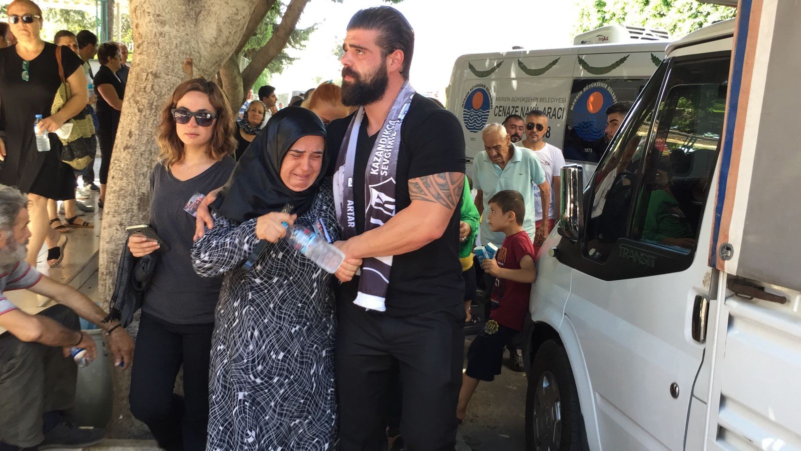 Domdom'un kardeşi, Hababam Sınıfı oyuncusu Faruk Şavlı son yolculuğuna uğurlandı