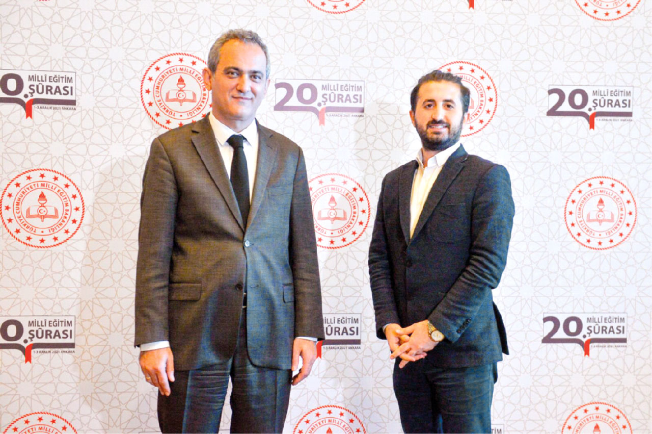 Bakan Mahmut Özer: Eğitimde sözü olana 'buyur konuş' dedik