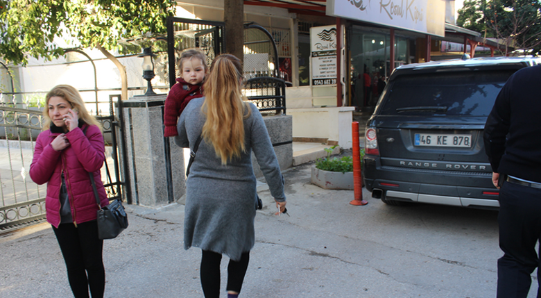 Vatandaşlar hemen ihbar etti! Polis tam camı kıracakken...