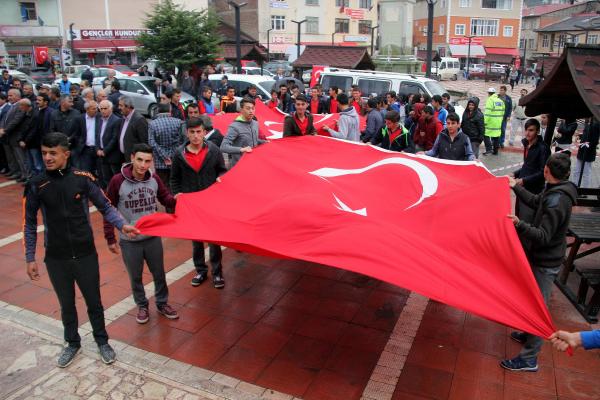 6 teröristi öldüren Mehmetçik konvoyla karşılandı