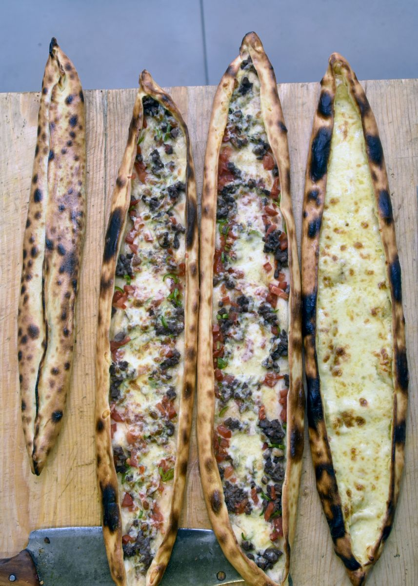 Bu pideyi yemek için kilometrelerce yol geliyorlar