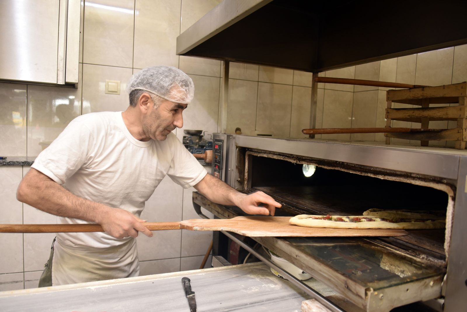 Bu pideyi yemek için kilometrelerce yol geliyorlar