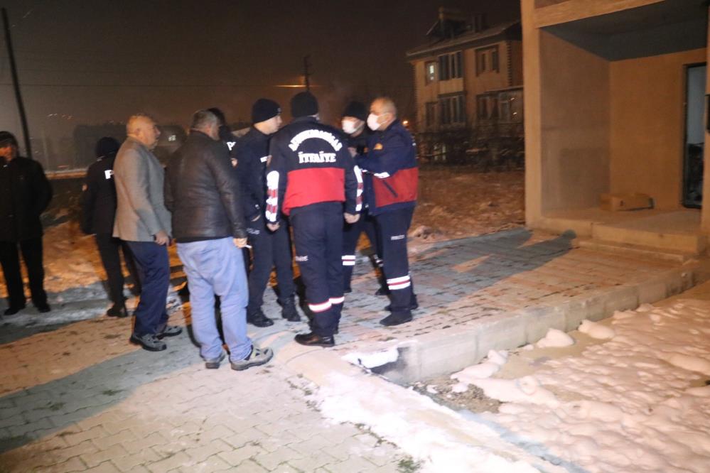 Soba gazından zehirlenen aileyi polis kurtardı