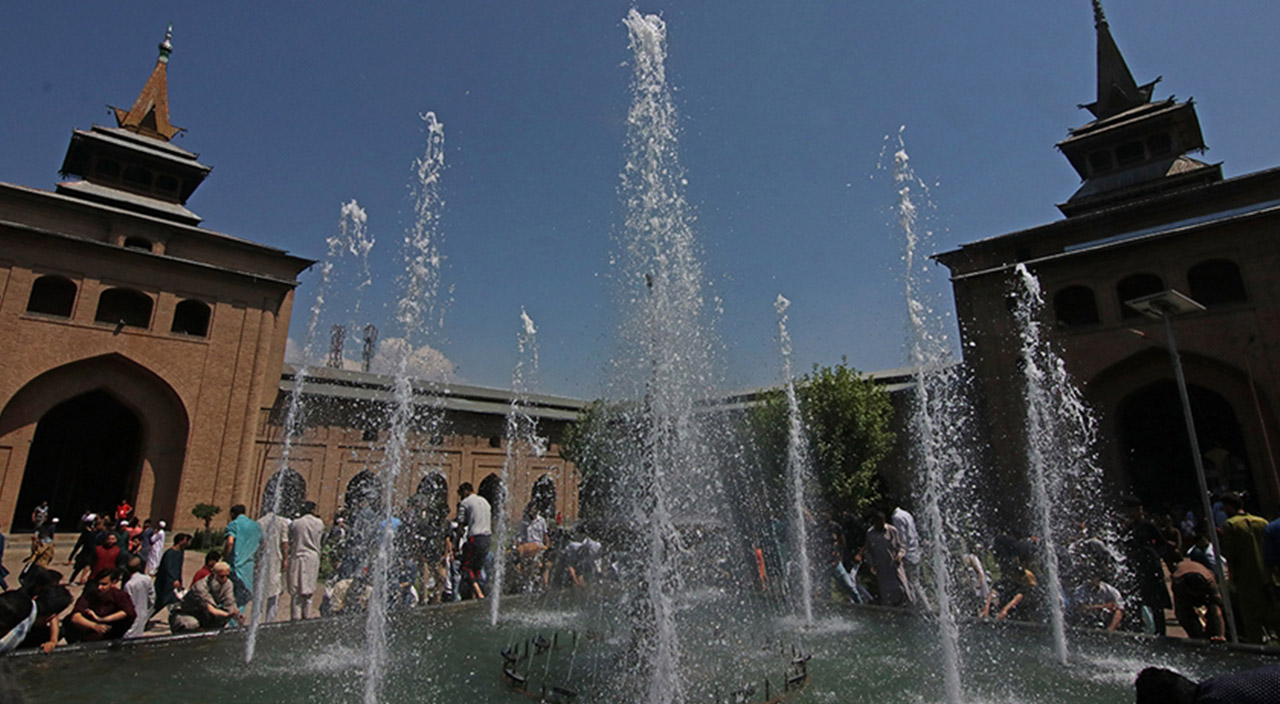 Pakistan kavurucu sıcaklar ile mücadele ediyor! 3 çocuk hayatını kaybetti