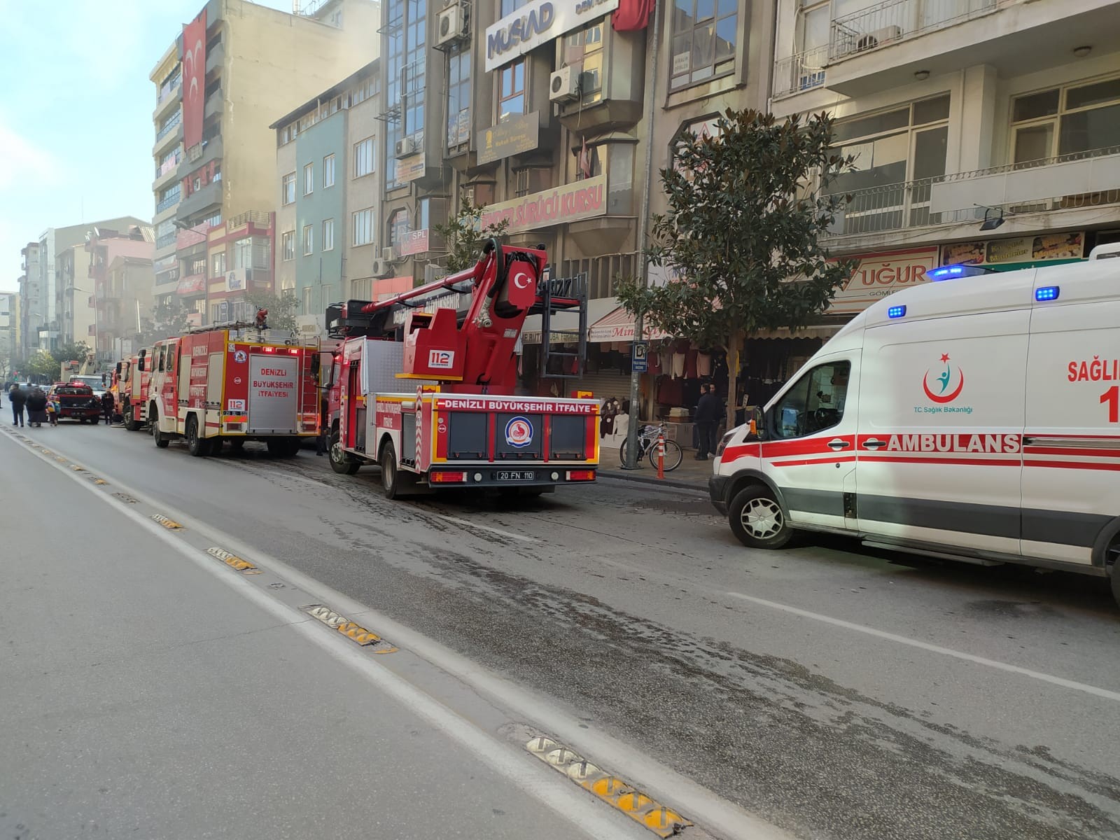 Mağazada çıkan yangın büyük paniğe neden oldu!