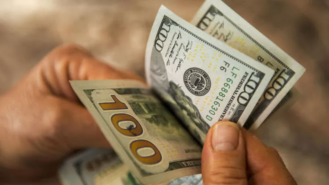 Dolar ezdi geçti