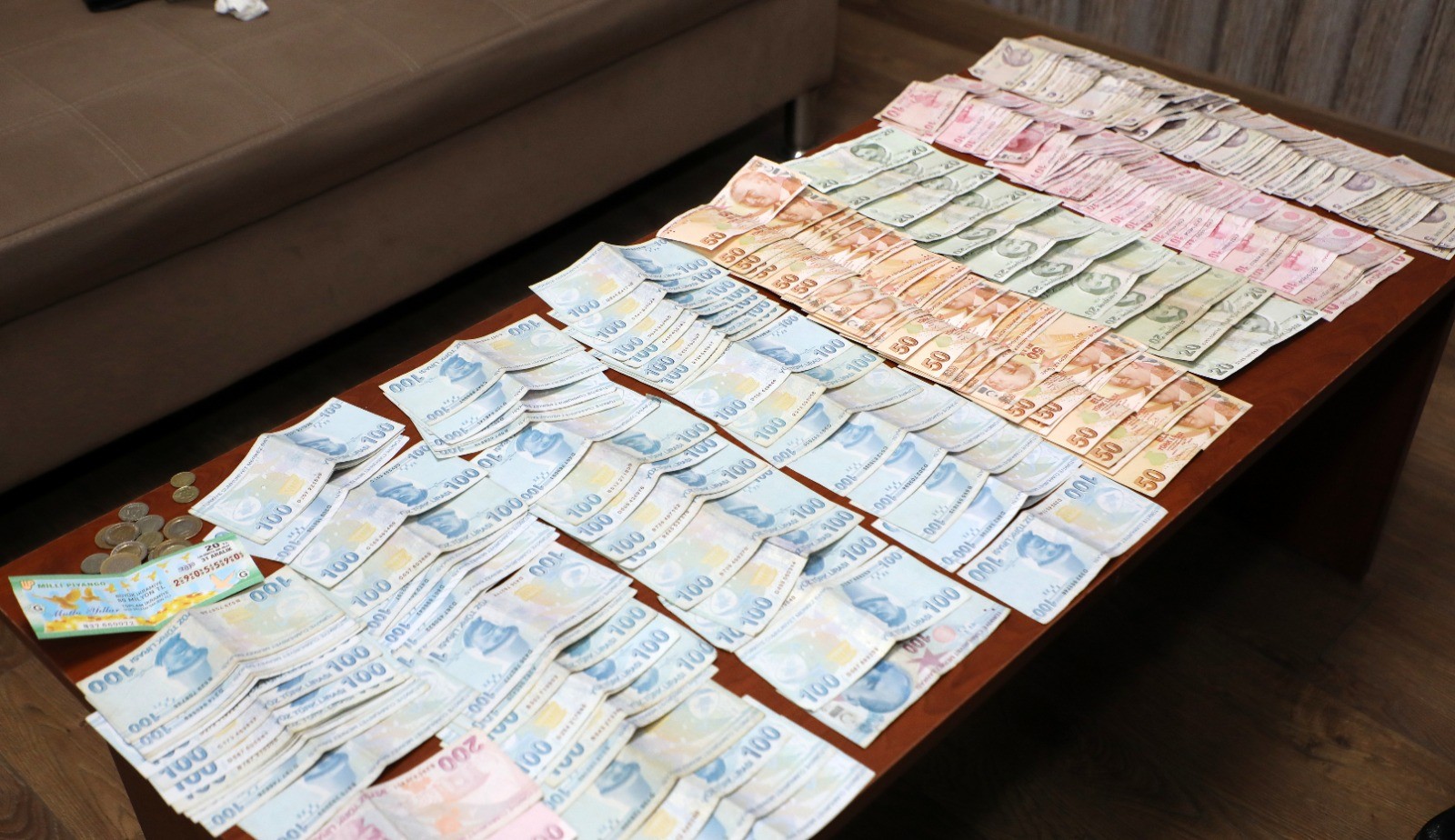 Dilencinin üzerinden çıkan para miktarı şoke etti