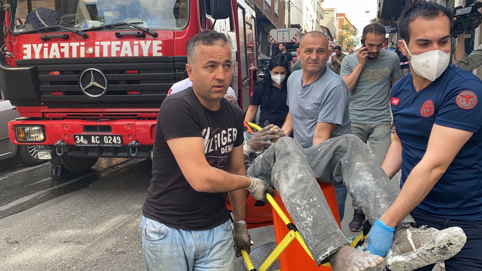 Beyoğlu’nda iş yerinde patlama: 6 yaralı