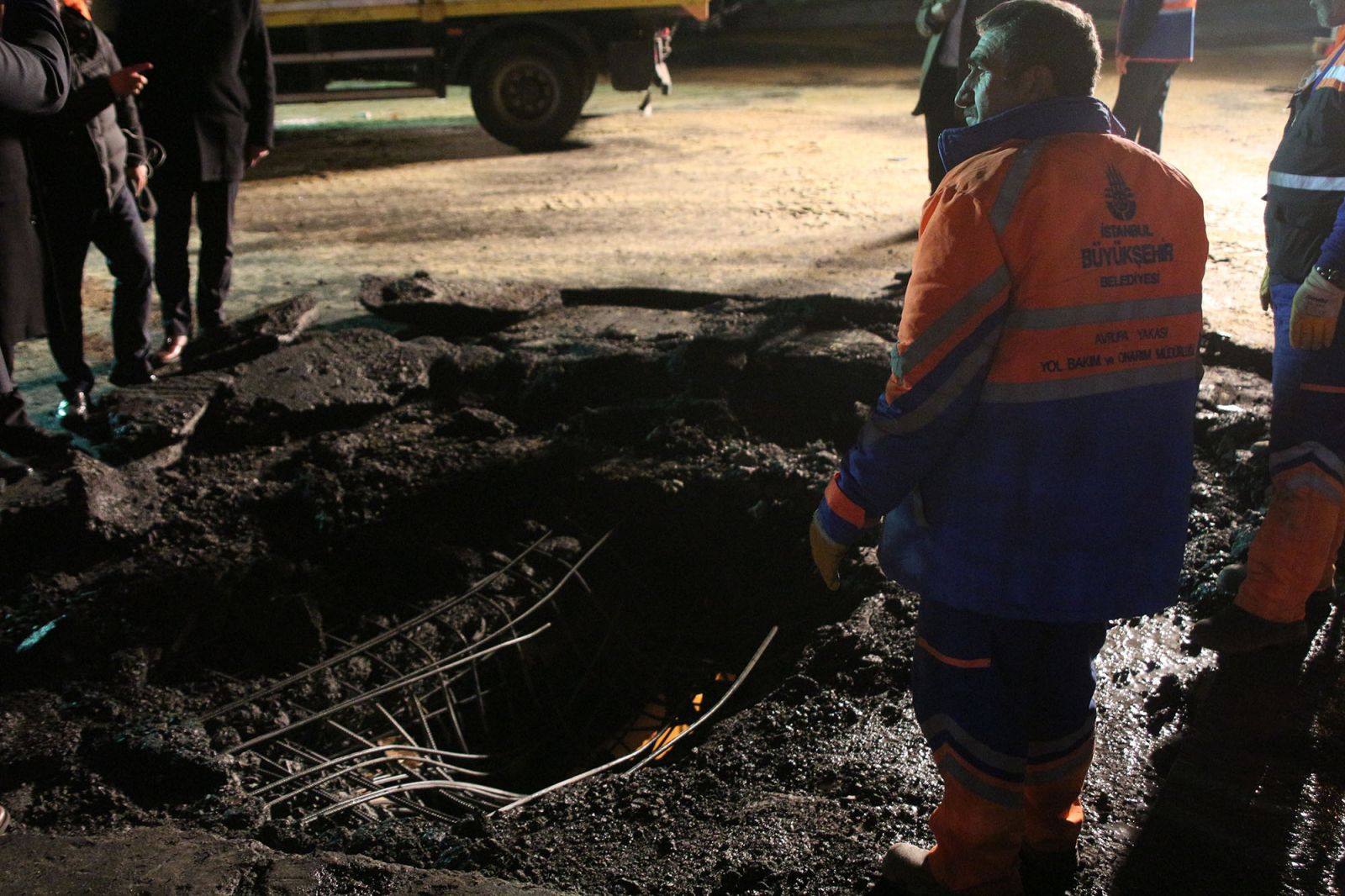 Beleştepe'deki patlamada 2 metrelik çukur oluştu