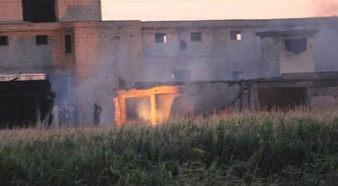 Çocuklarını alıp dışarı fırladı: 'Büyük bir patlama sesiyle uyandık'