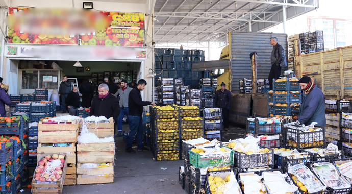 Yüksek fiyatlar semt pazarlarını vurdu