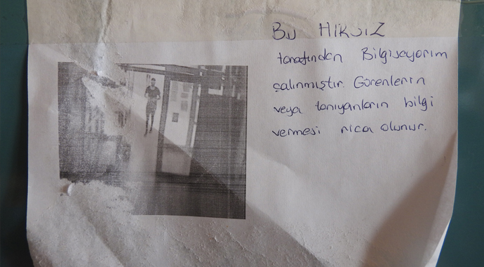 Tedavi ettiği hasta bilgisayarını çaldı
