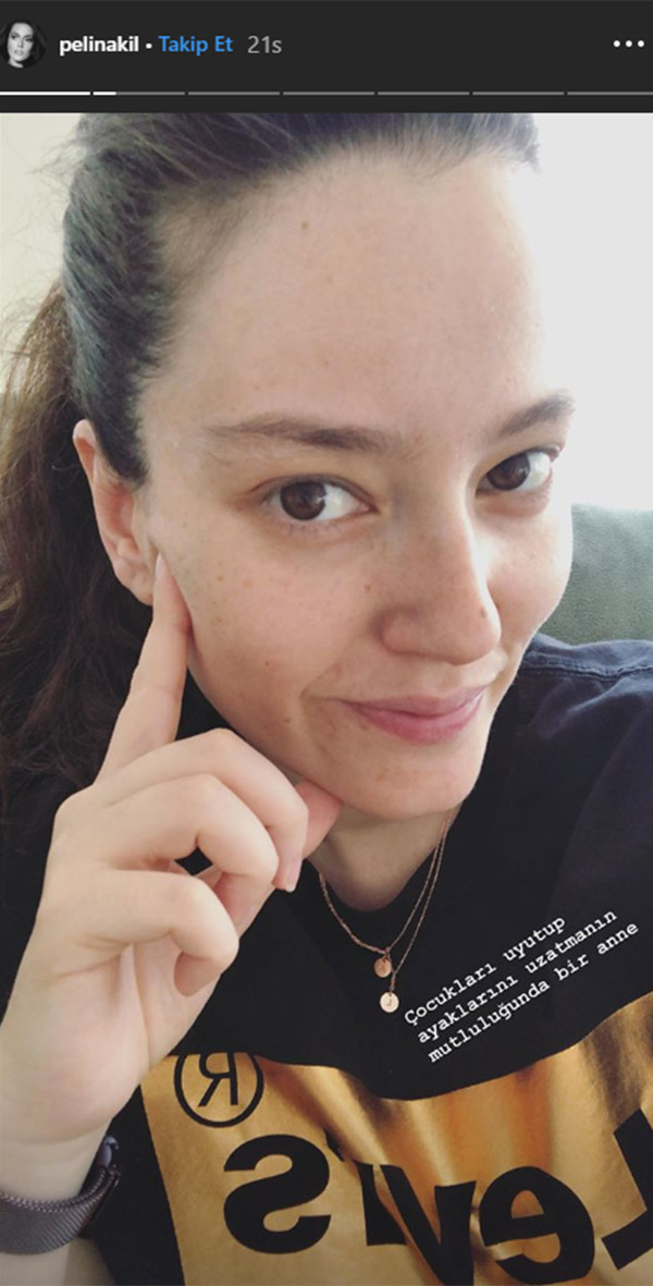 Pelin Akil makyajsız fotoğrafını paylaştı