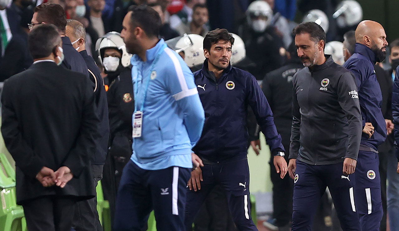 Yıldızlarını kaybeden Fenerbahçe'de Pereira topun ağzında Yıldızlarını kaybeden Fenerbahçe'de Pereira topun ağzında