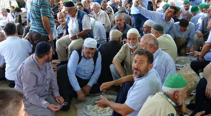 Bu pilavı yemek için 600 yıldır bu köye her yıl 20 bin kişi akın ediyor