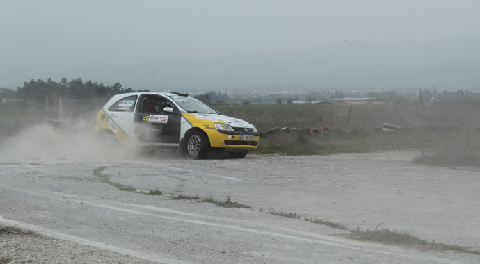 'Yaşamaz' denilen ünlü yarış pilotu 'kanserin ilacını pistlerde' buldu