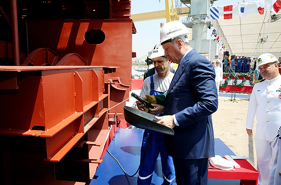 Erdoğan, 'Kınalıada'yı denize indirdi, 'İstanbul'un da ilk kaynağını yaptı Erdoğan, 'Kınalıada'yı denize indirdi, 'İstanbul'un da ilk kaynağını yaptı