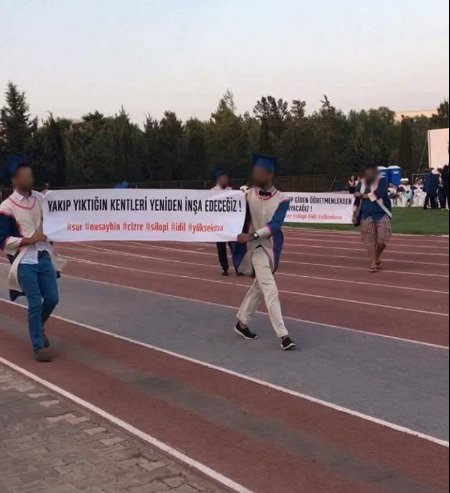 Mezuniyet töreninde skandal terör propagandası