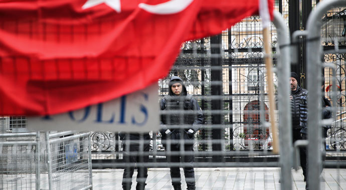 İdlib'deki saldırı Rusya'nın İstanbul Başkonsolosluğu önünde protesto edildi