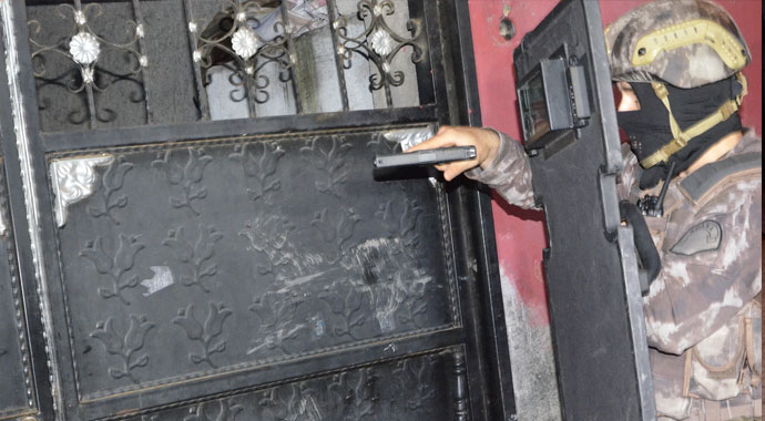 Adana merkezli 4 ilde torbacı operasyonu: 600 polis katıldı