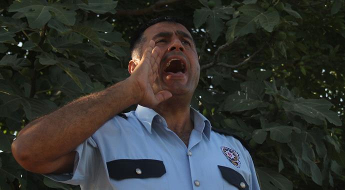 Polis mısır tarlasında yaralı şahıs aradı