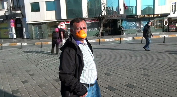 Portakal kabuğuyla yaptığı koronavirüs maskesi şaşkına çevirdi