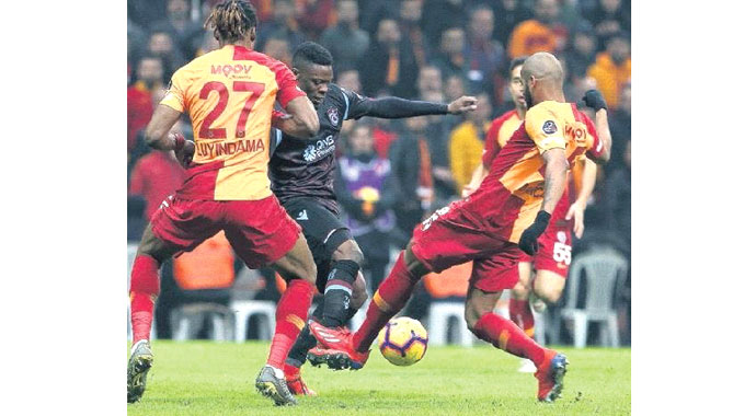 O penaltı verilmez mi? O penaltı verilmez mi?