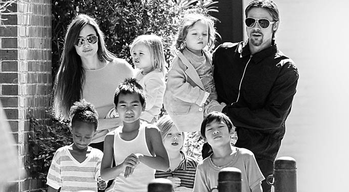 Kader yüzlerine güldü ünlüler evlat edindi