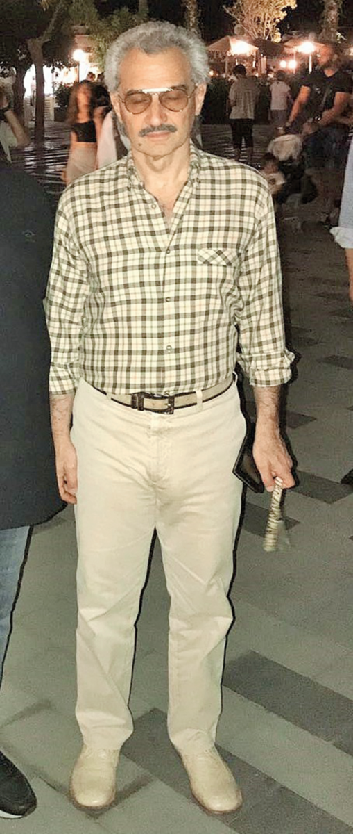 300 bavul, 30 bisikletle Bodrum’a tatile geldi