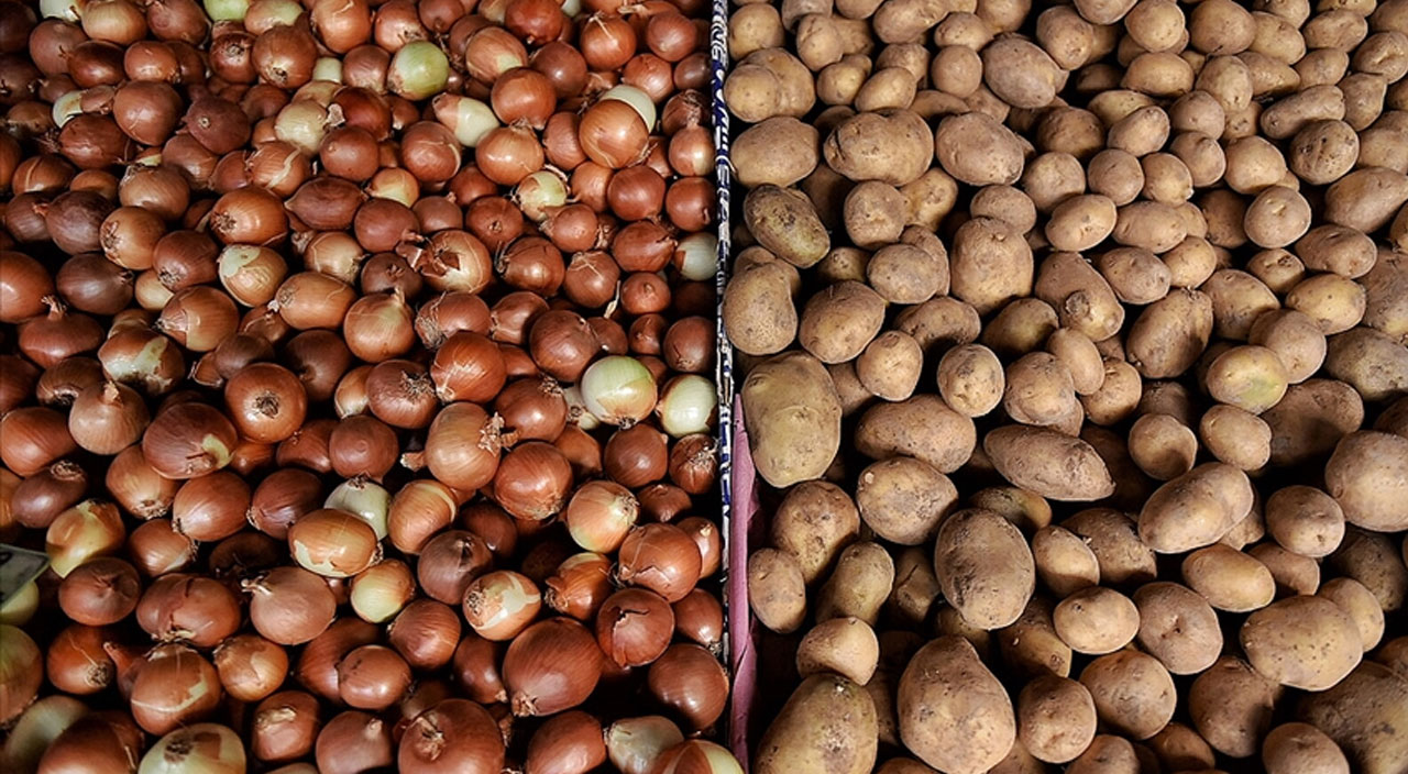 Fırsatçıların oyunu deşifre oldu: Patates ve soğana mecburi indirim geliyor! Fırsatçıların oyunu deşifre oldu: Patates ve soğana mecburi indirim geliyor!
