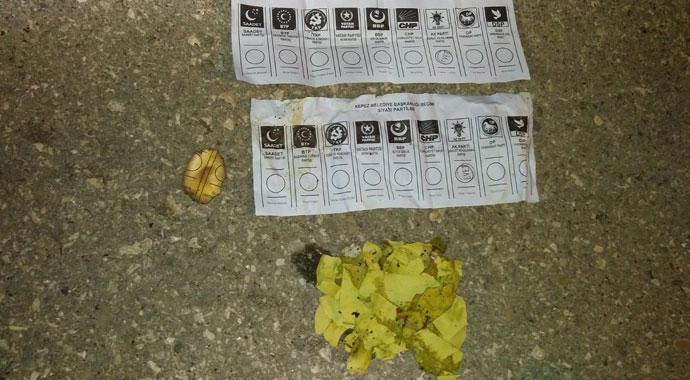 AK Parti Antalya İl Başkanı: Çöplerden çıkan ve tamamı AK Parti'ye verilen yanmış oy pusulaları var