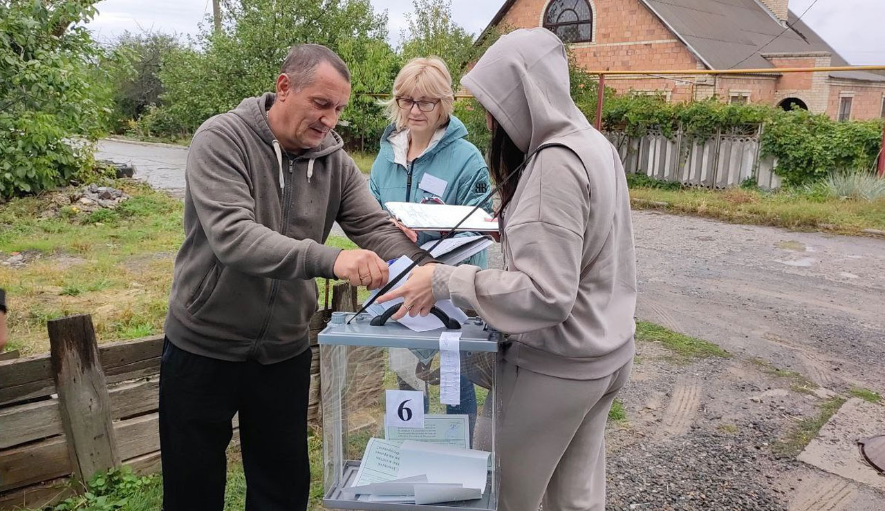 Referandum başladı Kremlin tehdit etti