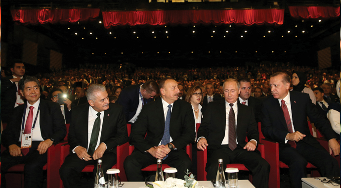 Putin İstanbul'da konuştu: Üretim kısıtlansın