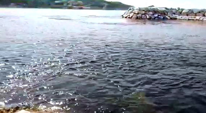 6.2'lik deprem sonrası Karaburun'da kokutan görüntü