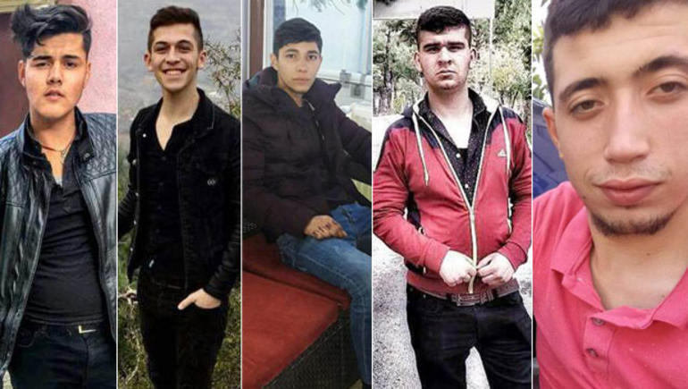 Denizli Tavas'taki trafik kazasında hayatını kaybeden 5 gencin cenazesi toprağa verildi